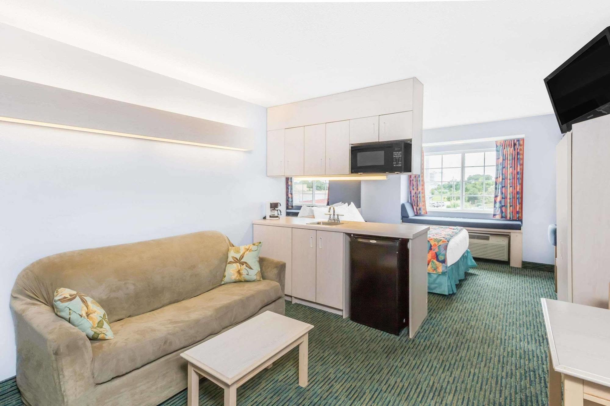 Microtel Inn & Suites By Wyndham Carolina Beach Extérieur photo