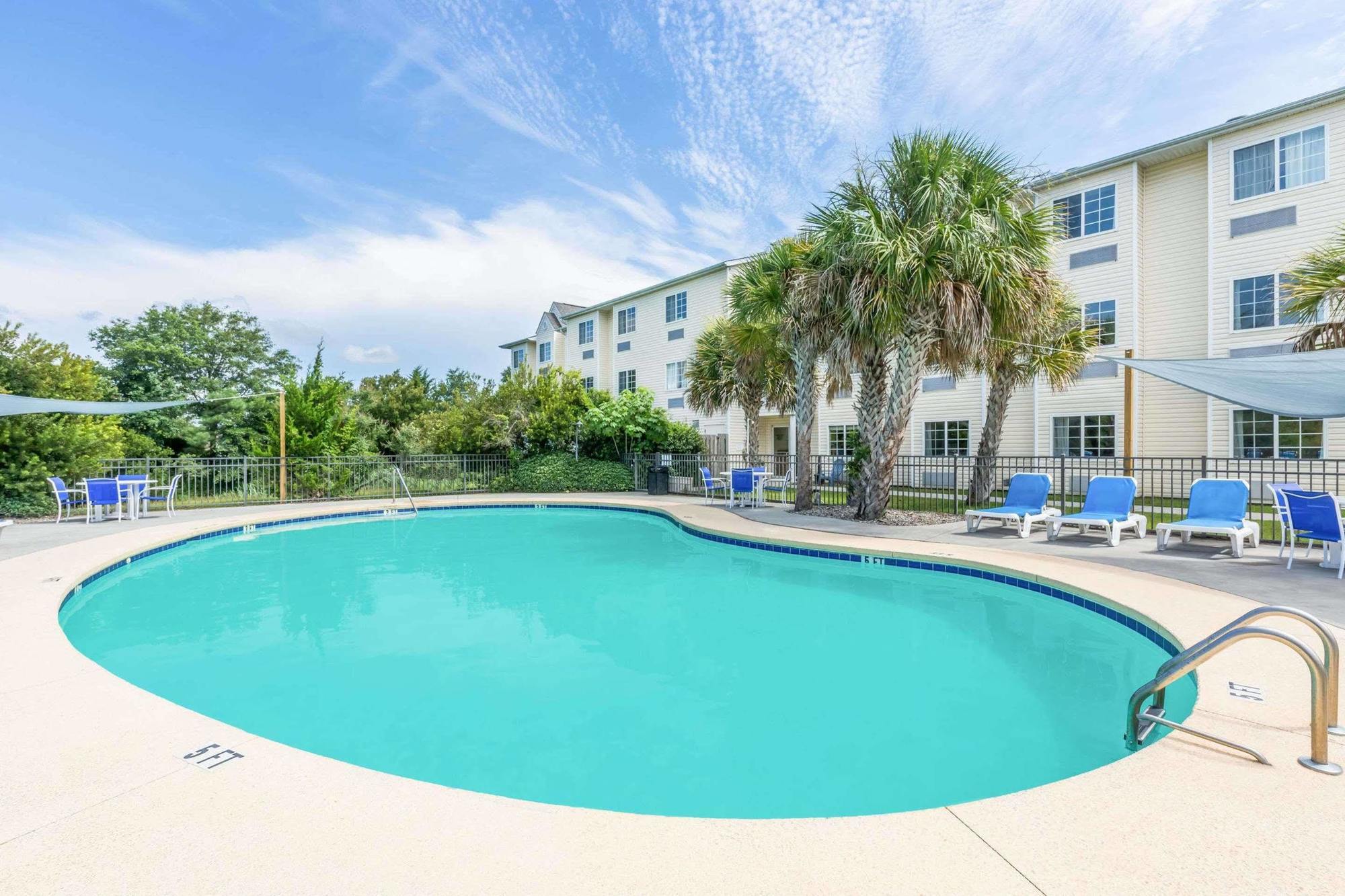 Microtel Inn & Suites By Wyndham Carolina Beach Extérieur photo