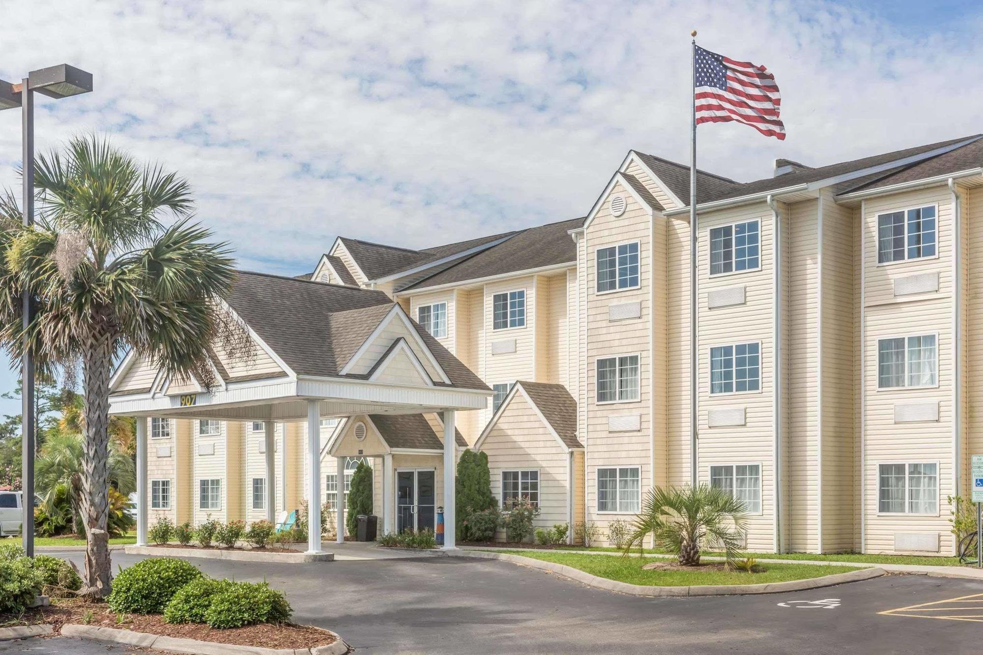 Microtel Inn & Suites By Wyndham Carolina Beach Extérieur photo